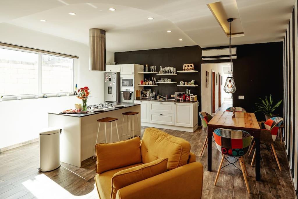 Luxury Designer Penthouse With Private Jacuzzi Apartment Sliema Exterior photo
