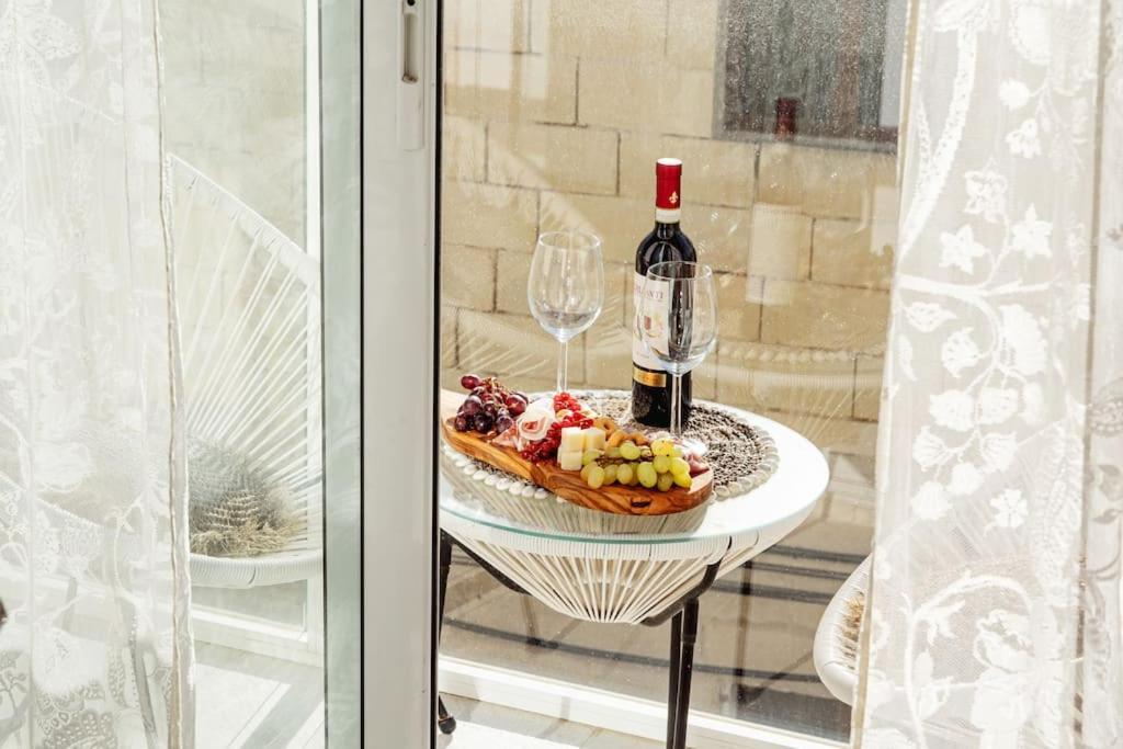 Luxury Designer Penthouse With Private Jacuzzi Apartment Sliema Exterior photo