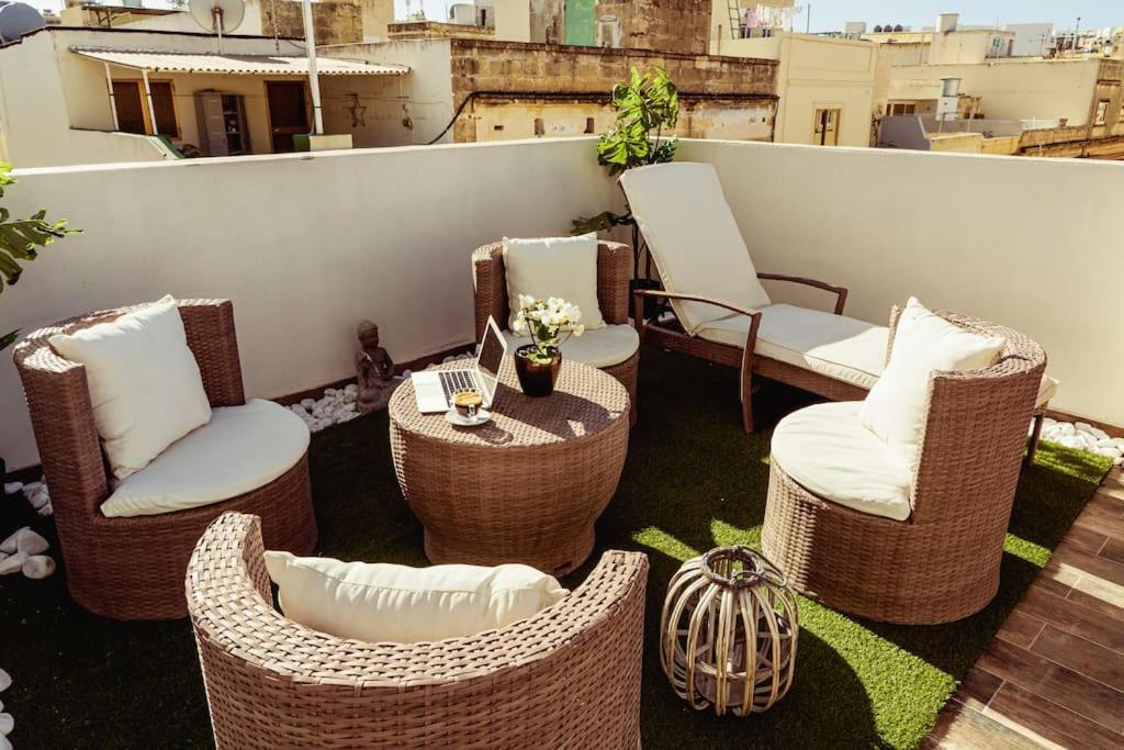 Luxury Designer Penthouse With Private Jacuzzi Apartment Sliema Exterior photo